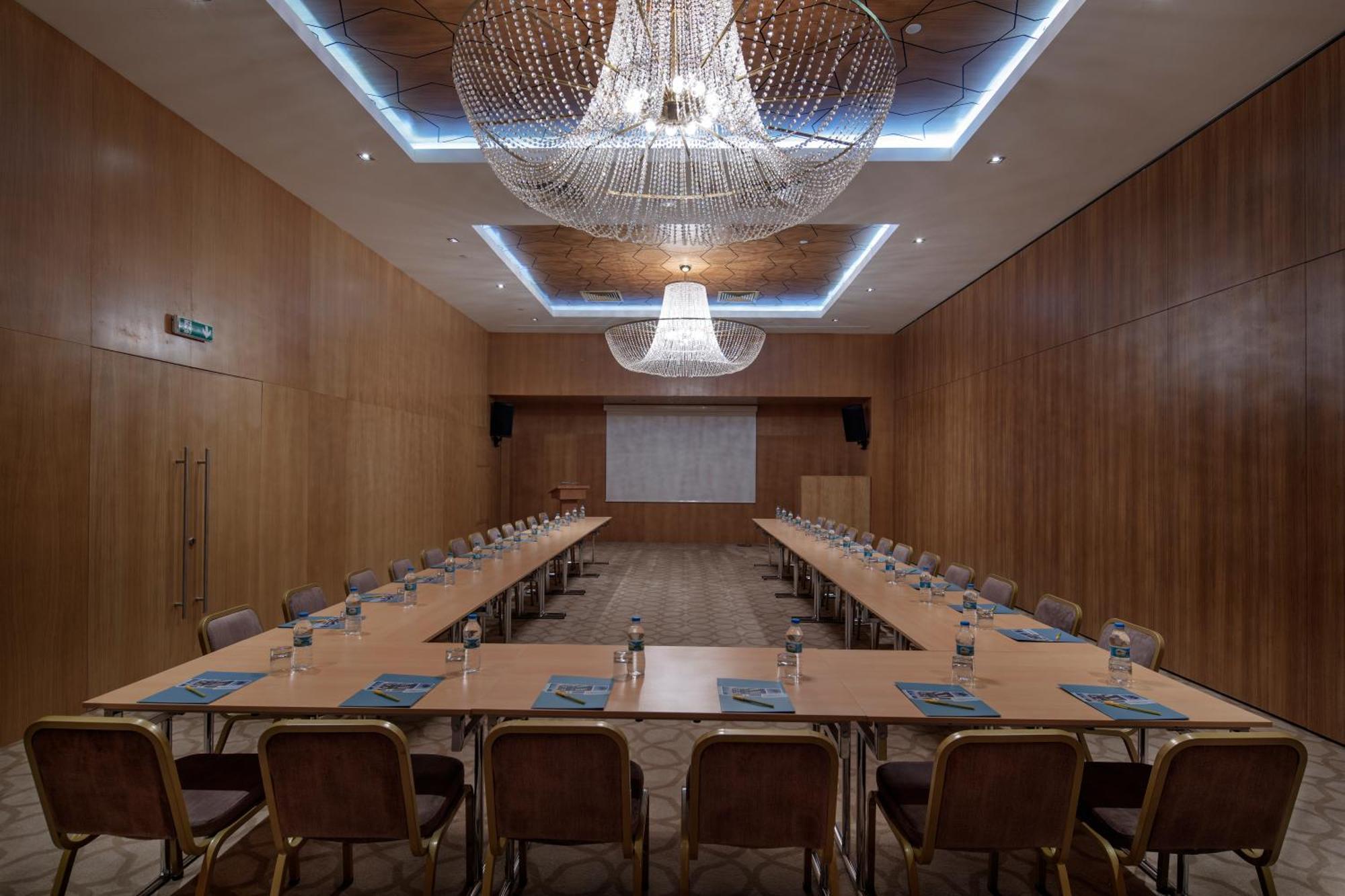 Wyndham Garden Diyarbakir Hotel Exterior photo