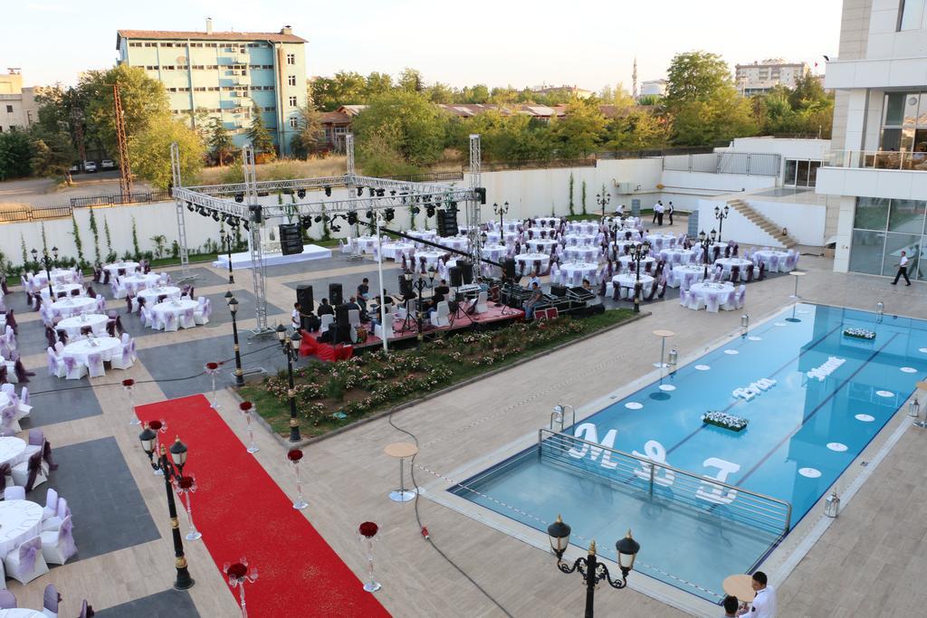Wyndham Garden Diyarbakir Hotel Exterior photo